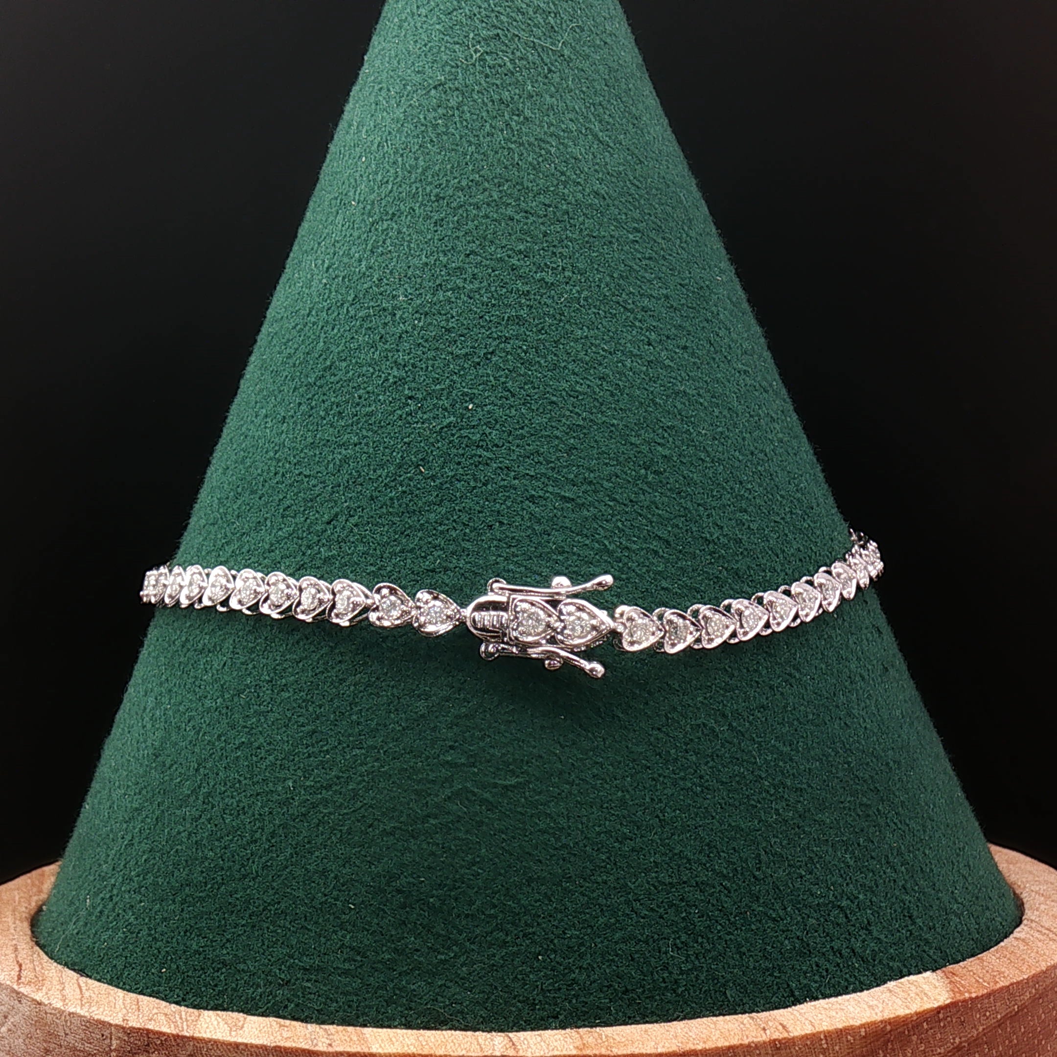 18k White Gold Heart-Shaped Diamond Tennis Bracelet – 1.00ct Natural Diamonds, 3ct Face Look, 7.3