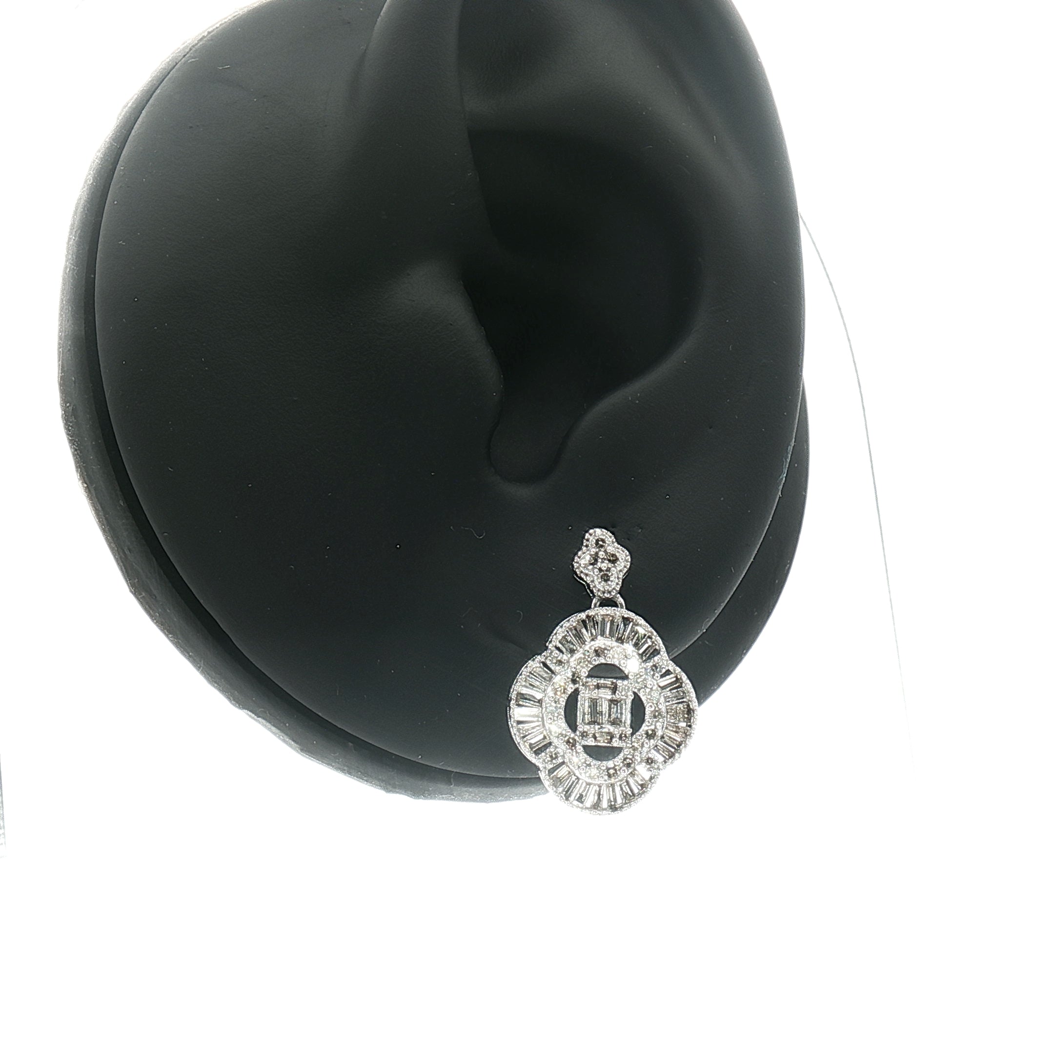 18k White Gold Clover Dangle Earrings – 1.00ct Natural Round & Baguette Diamond Design