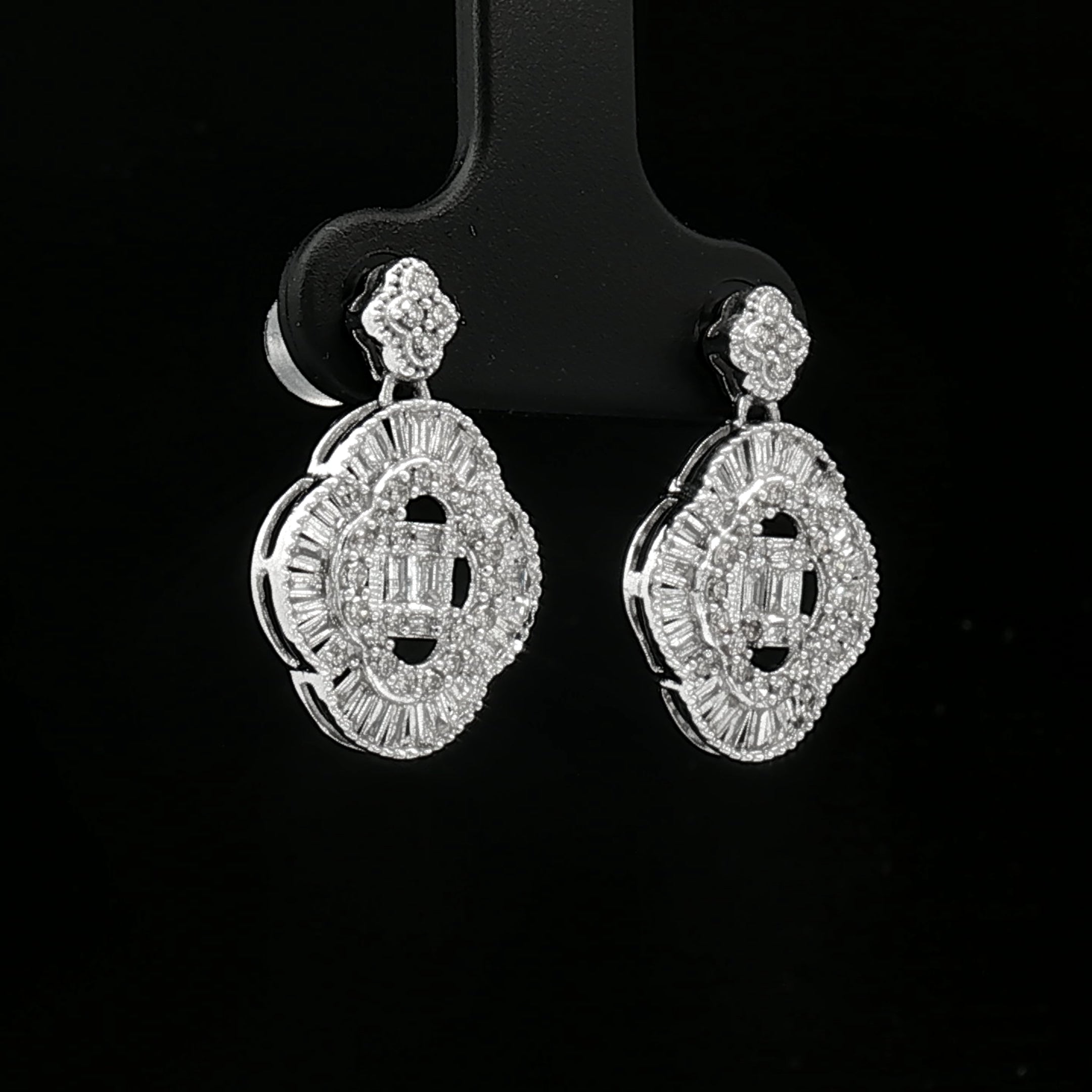 18k White Gold Clover Dangle Earrings – 1.00ct Natural Round & Baguette Diamond Design