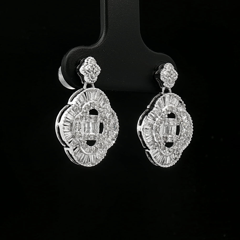 18k White Gold Clover Dangle Earrings – 1.00ct Natural Round & Baguette Diamond Design