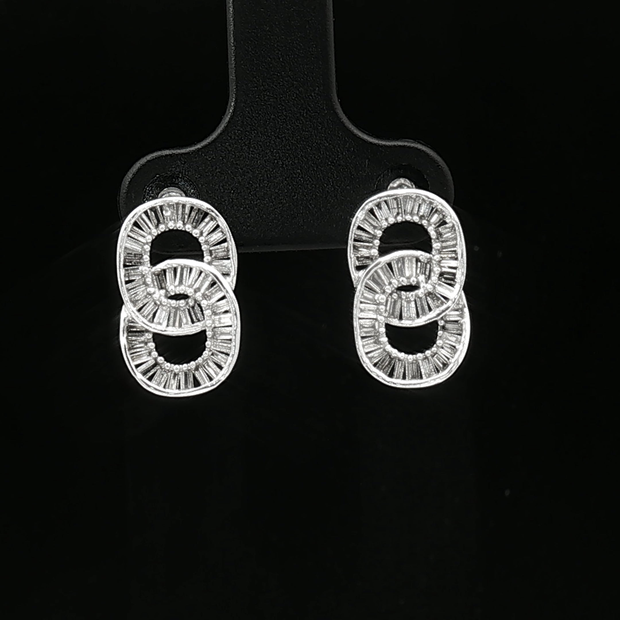 18k White Gold Infinity Dangle Earrings – 1.00ct Natural Baguette & Brilliant Cut Diamond Links