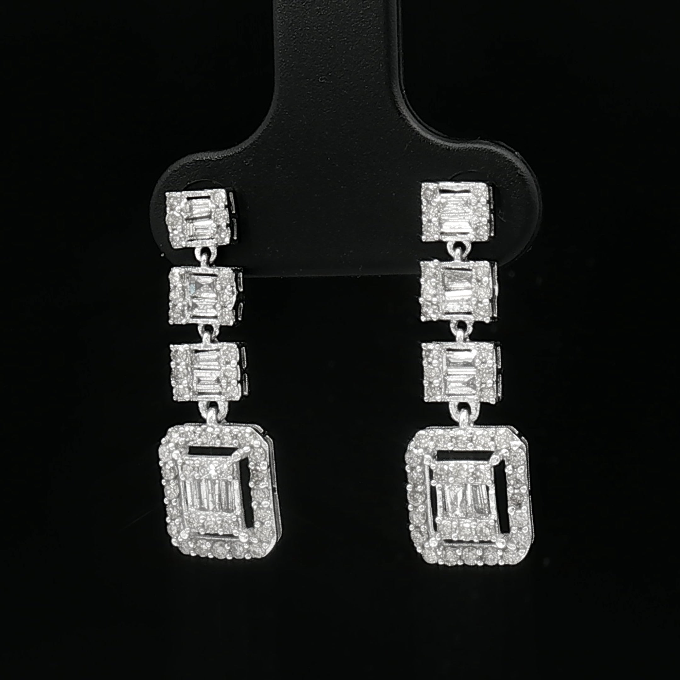 18k White Gold Square Dangle Earrings – 1.00ct Natural Round & Baguette Diamond Illusion Design