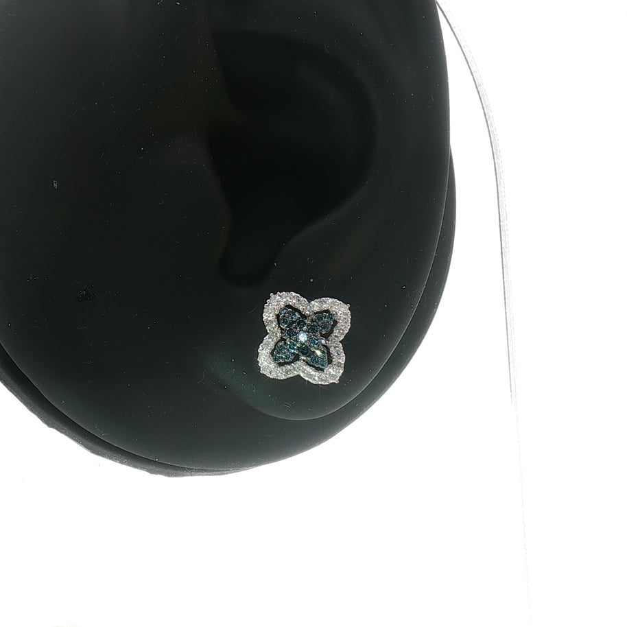 18k white gold earrings with blue diamond