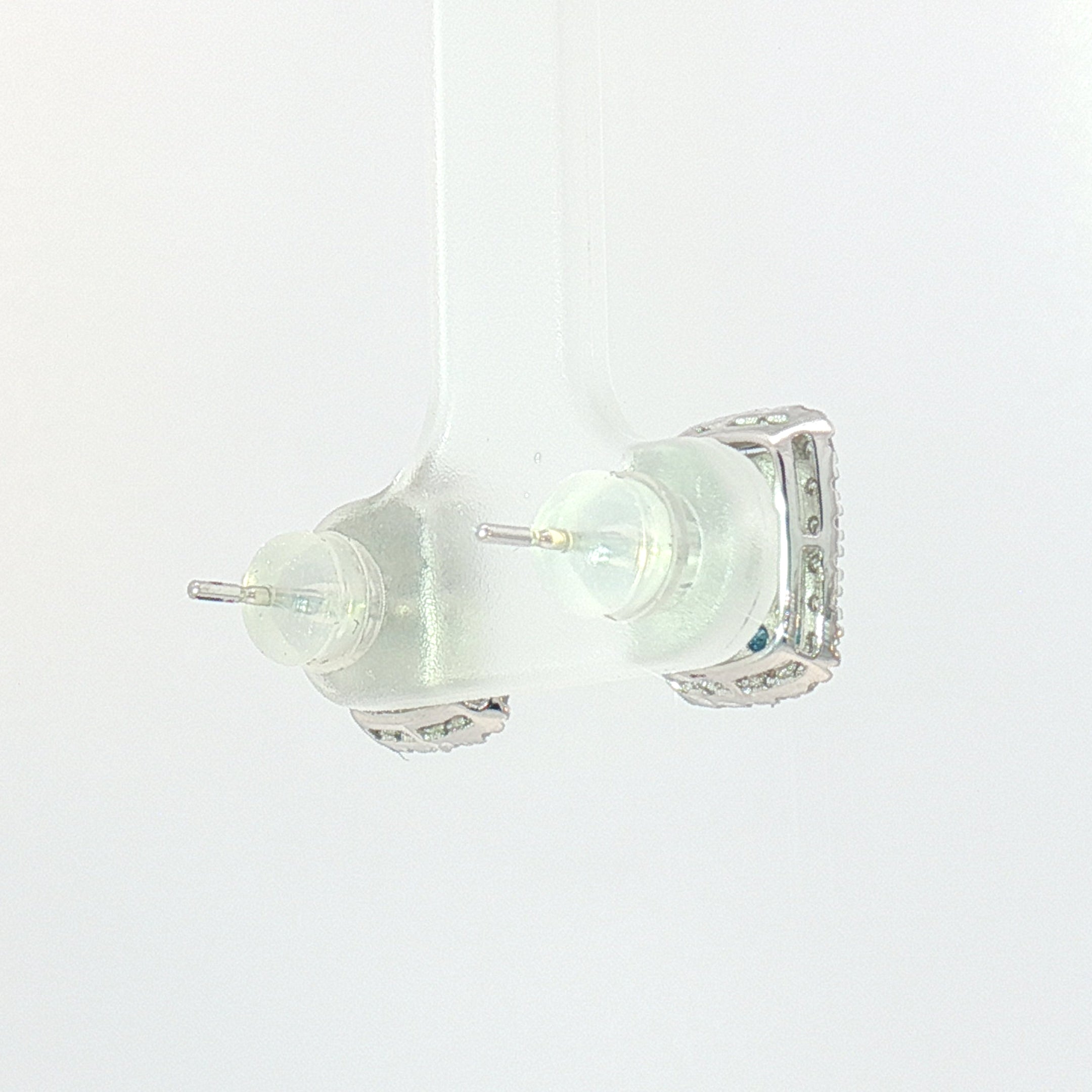 18k White Gold Square Illusion Stud Earrings – 1.00ct Fancy Blue & Colourless Natural Diamond Cluster