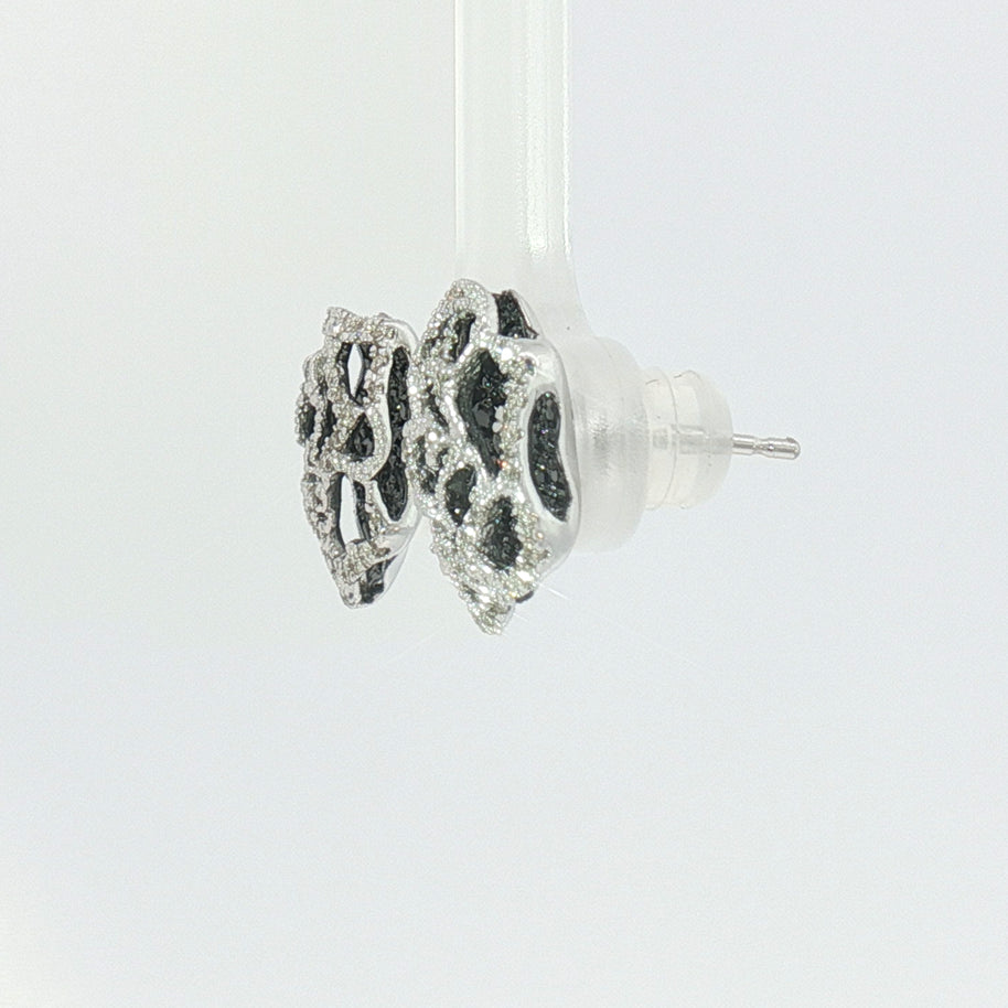 118k White Gold 3D Rose Stud Earrings – 1.00ct Black & Colourless Natural Brilliant-Cut Diamonds