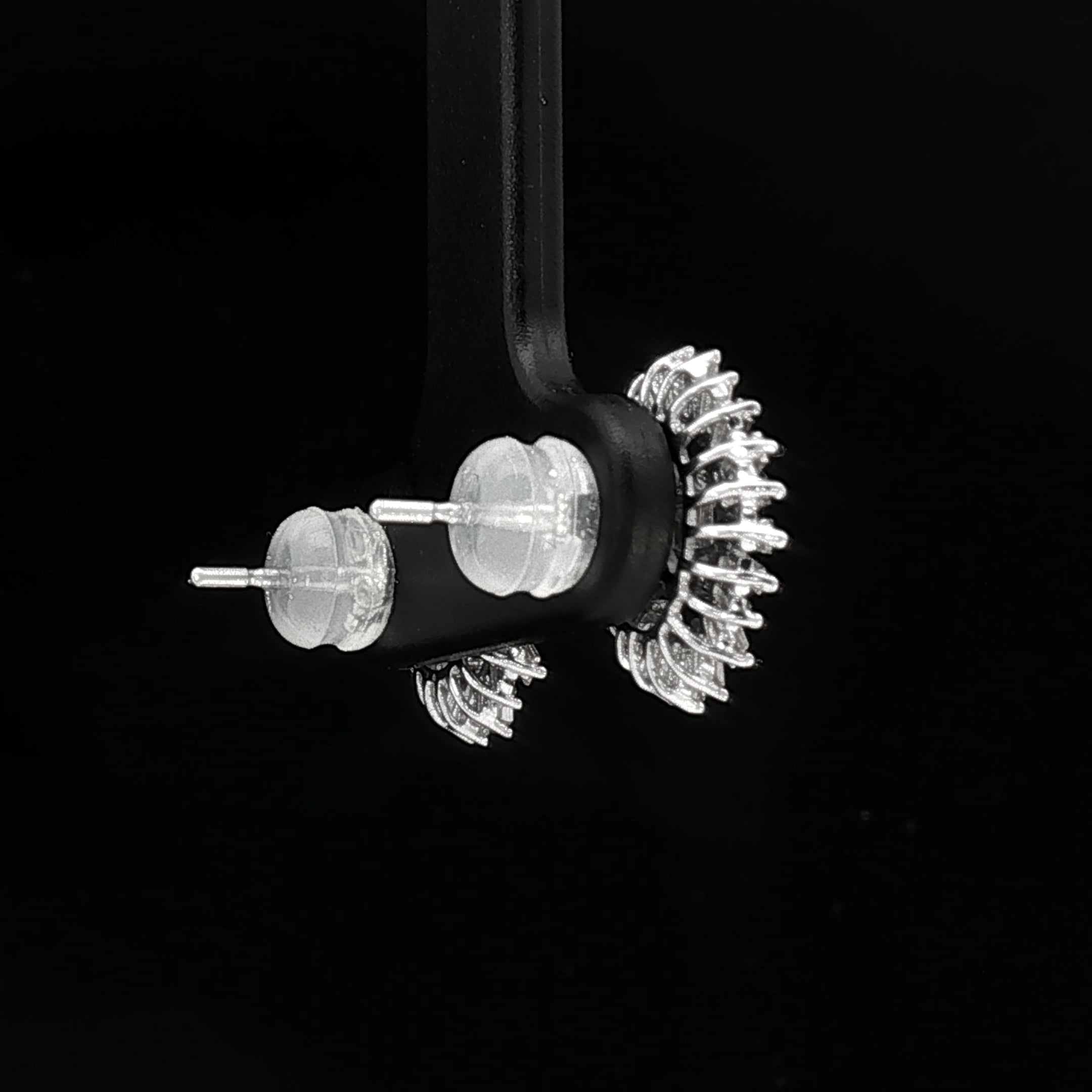 18k White Gold Diamond Stud Earrings – 1.00ct Natural Round & Baguette Brilliant-Cut Diamonds
