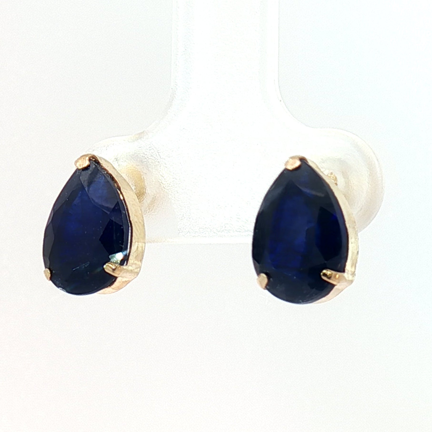 18k Yellow Gold Stud Earrings with 5.00tcw Deep Blue Sapphire