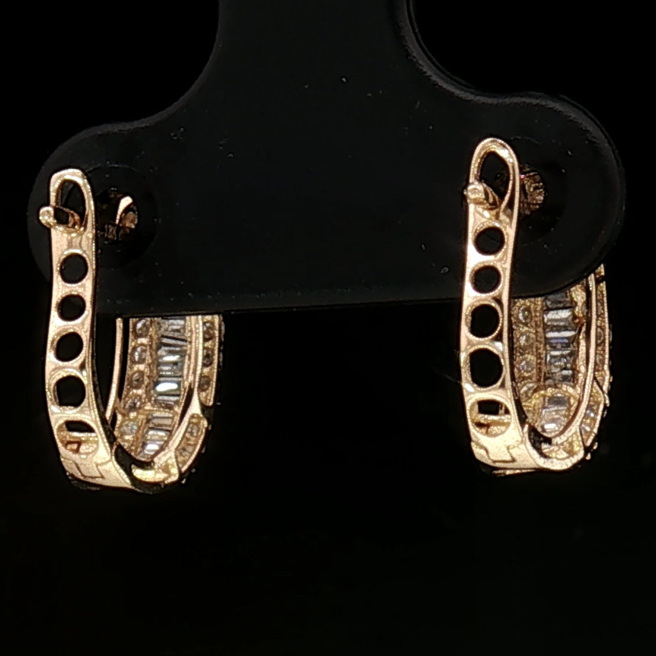 18k Yellow Gold Hoop Earrings with 0.50tcw Natural Diamonds