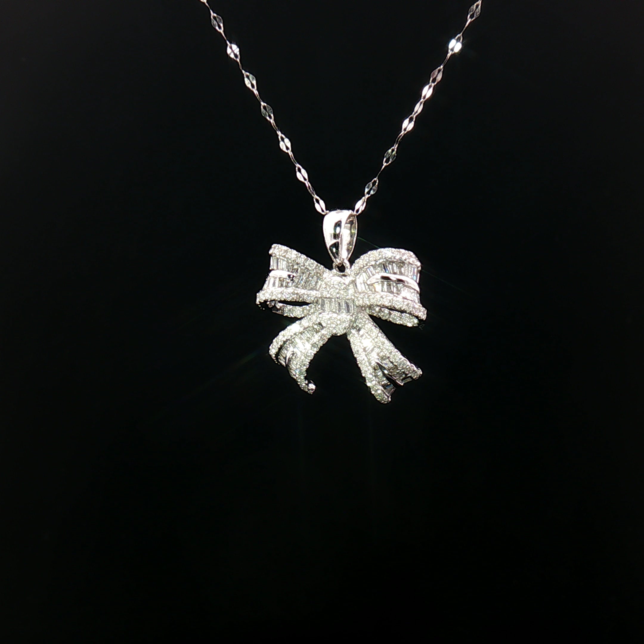 18k White Gold Ribbon Diamond Pendant – 0.80ct Natural Baguette & Round Brilliant Diamonds