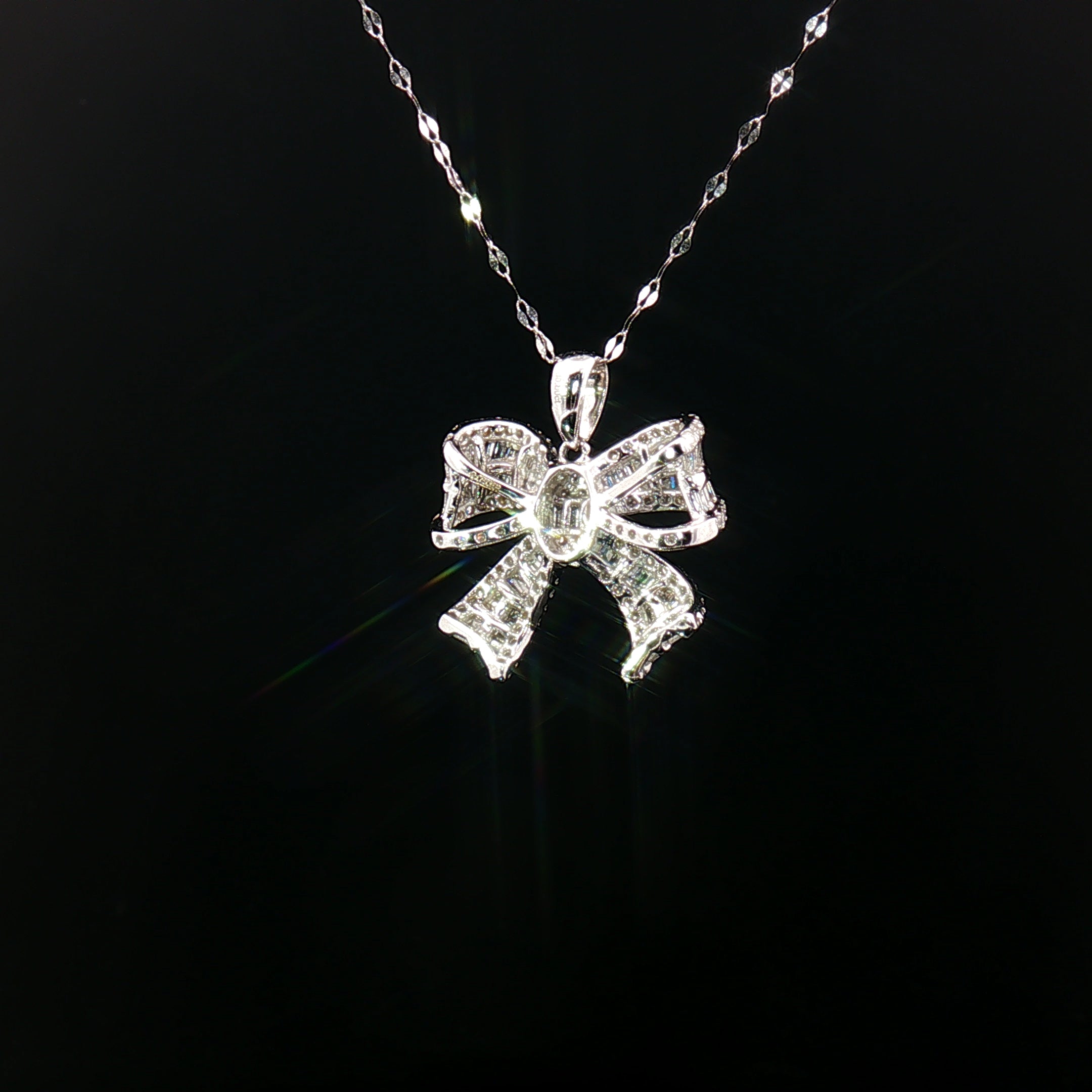 18k White Gold Ribbon Diamond Pendant – 0.80ct Natural Baguette & Round Brilliant Diamonds