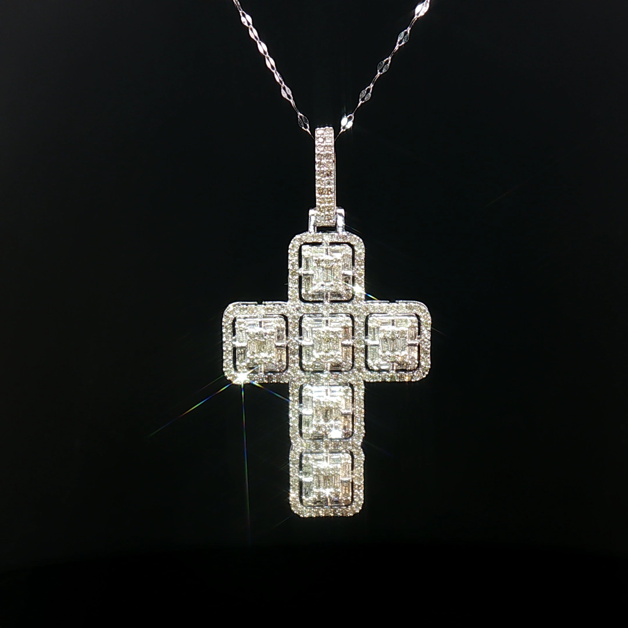 18k White Gold Diamond Cross Pendant – 1.30ct Natural Baguette & Round Brilliant Diamond Illusion Design