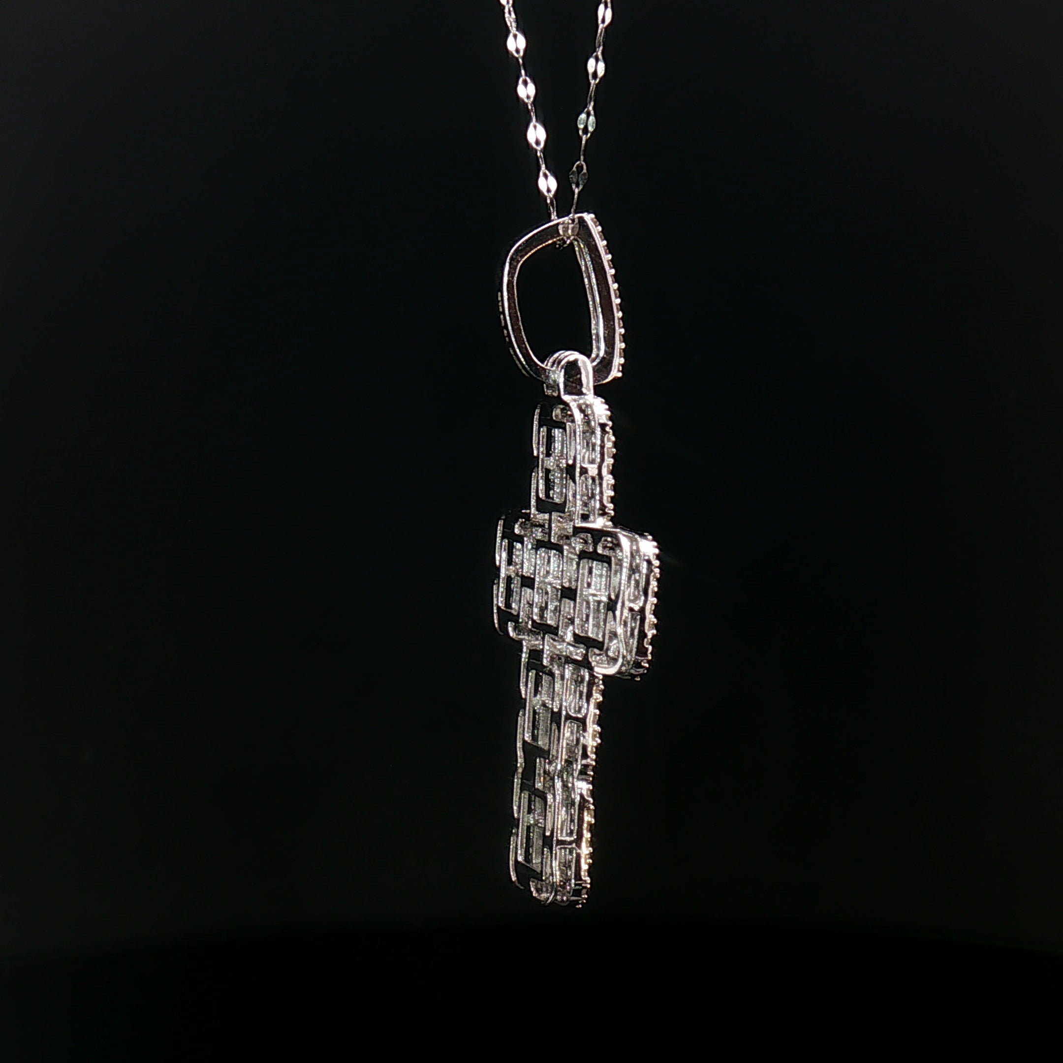 18k White Gold Diamond Cross Pendant – 1.30ct Natural Baguette & Round Brilliant Diamond Illusion Design