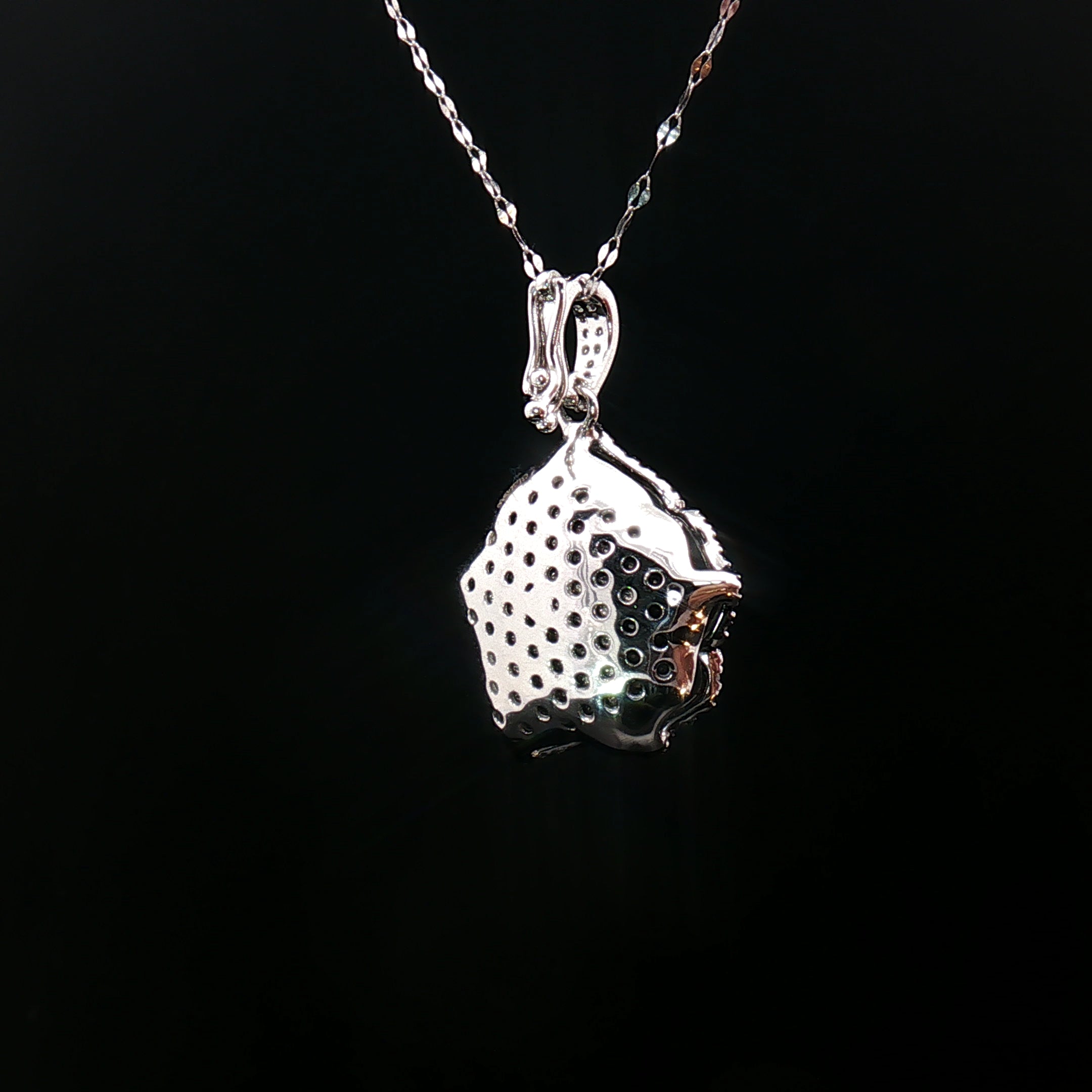 18k White Gold Floral Diamond Pendant – 1.00ct Natural Black & White Brilliant-Cut Diamonds