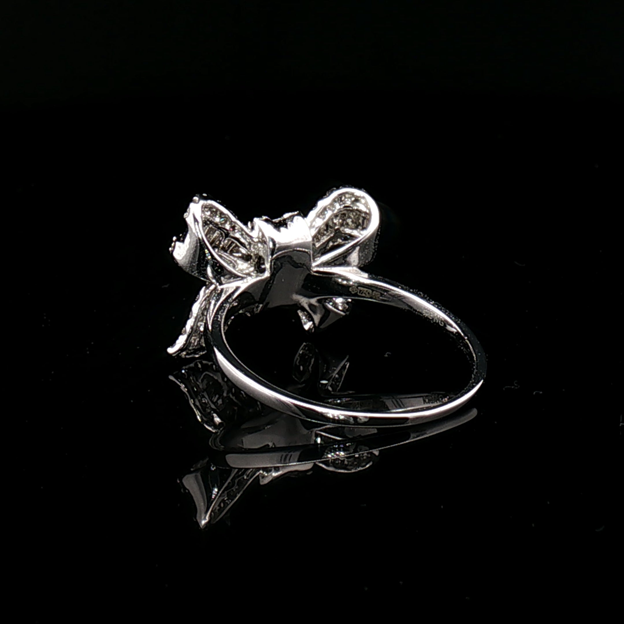 18k White Gold Bow Cocktail Ring – 0.50ct Natural Round & Baguette Diamond Design
