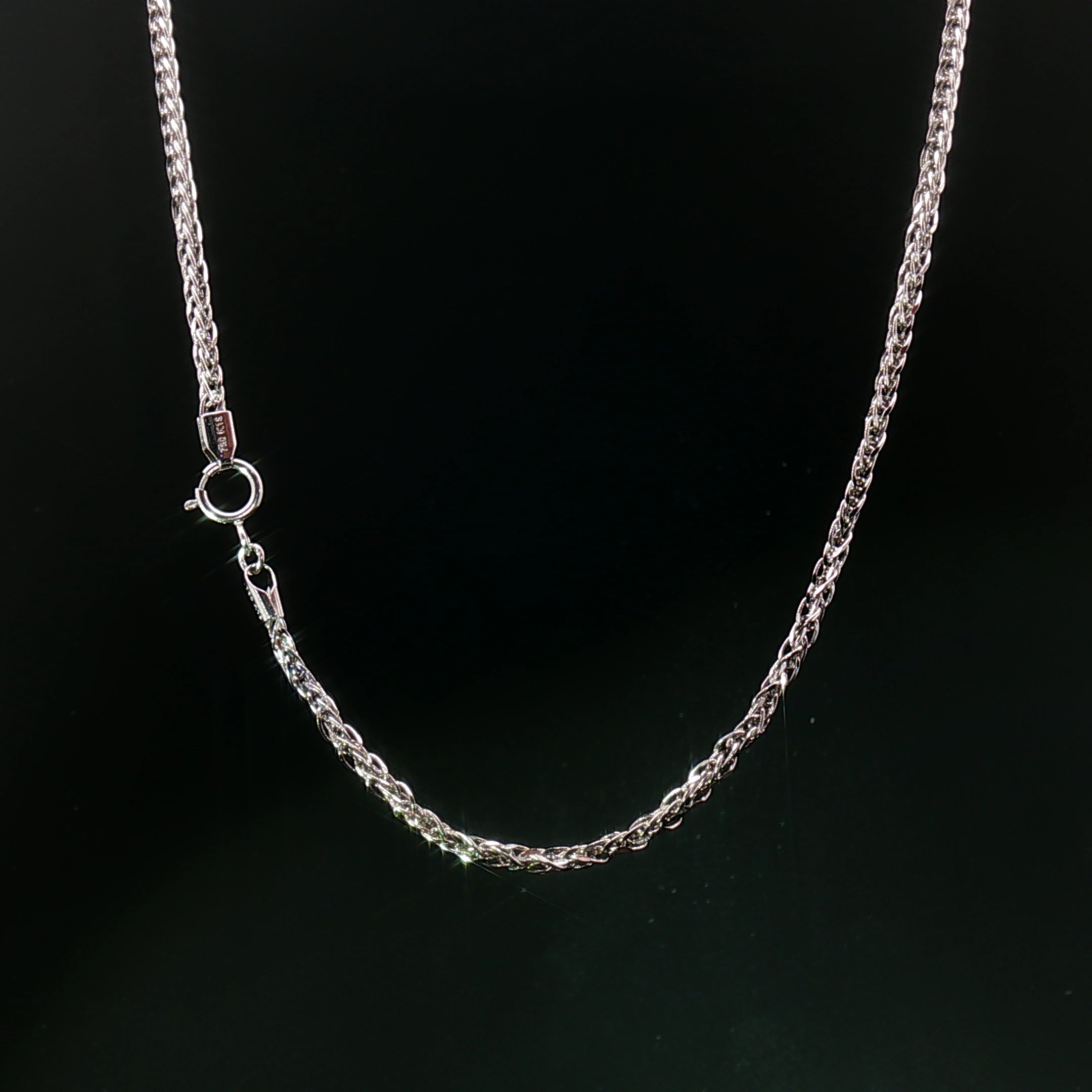 18k White Gold Fox Tail Chain Necklace – 18 Inches