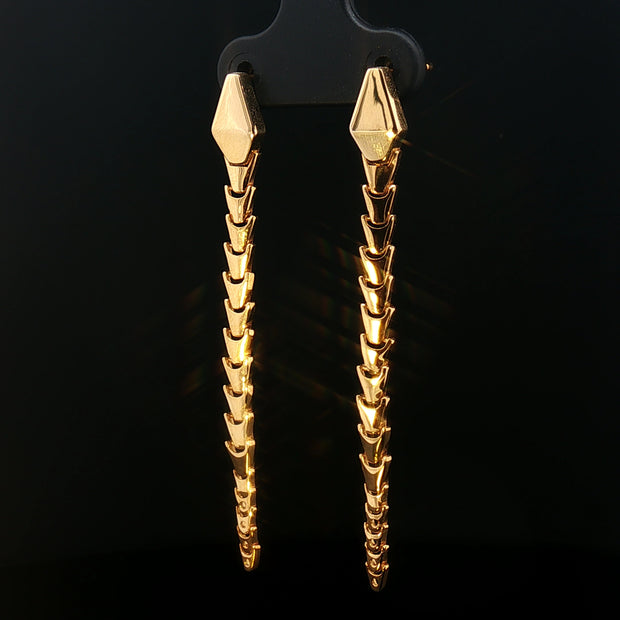18k Yellow Gold Snake-Style Dangle Earrings – Modern Textured Drop Design