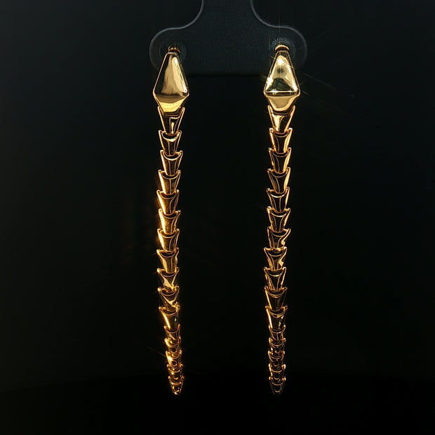 18k Yellow Gold Snake-Style Dangle Earrings – Modern Textured Drop Design