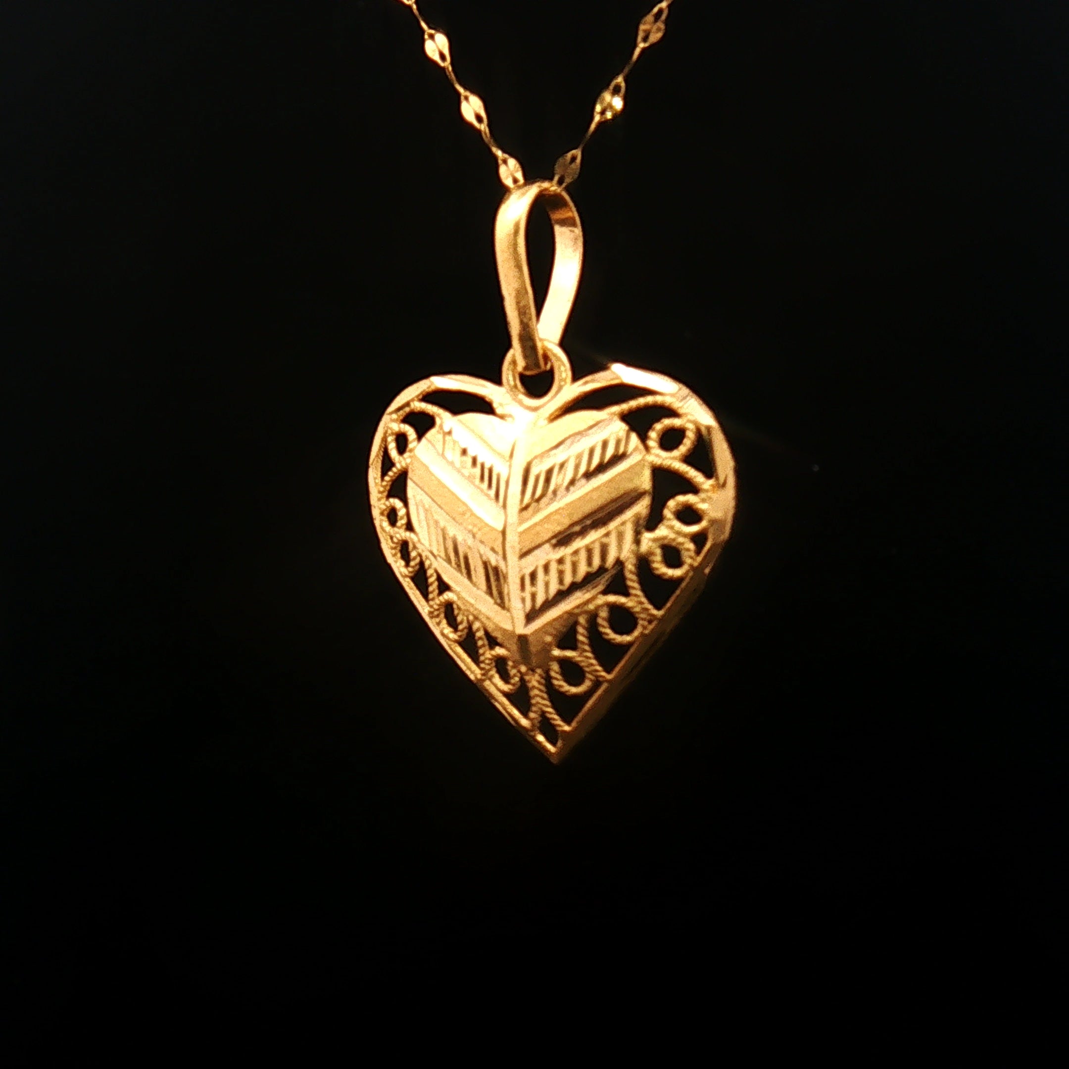 21k Yellow Gold Heart Pendant – High Purity Polished Gold Charm