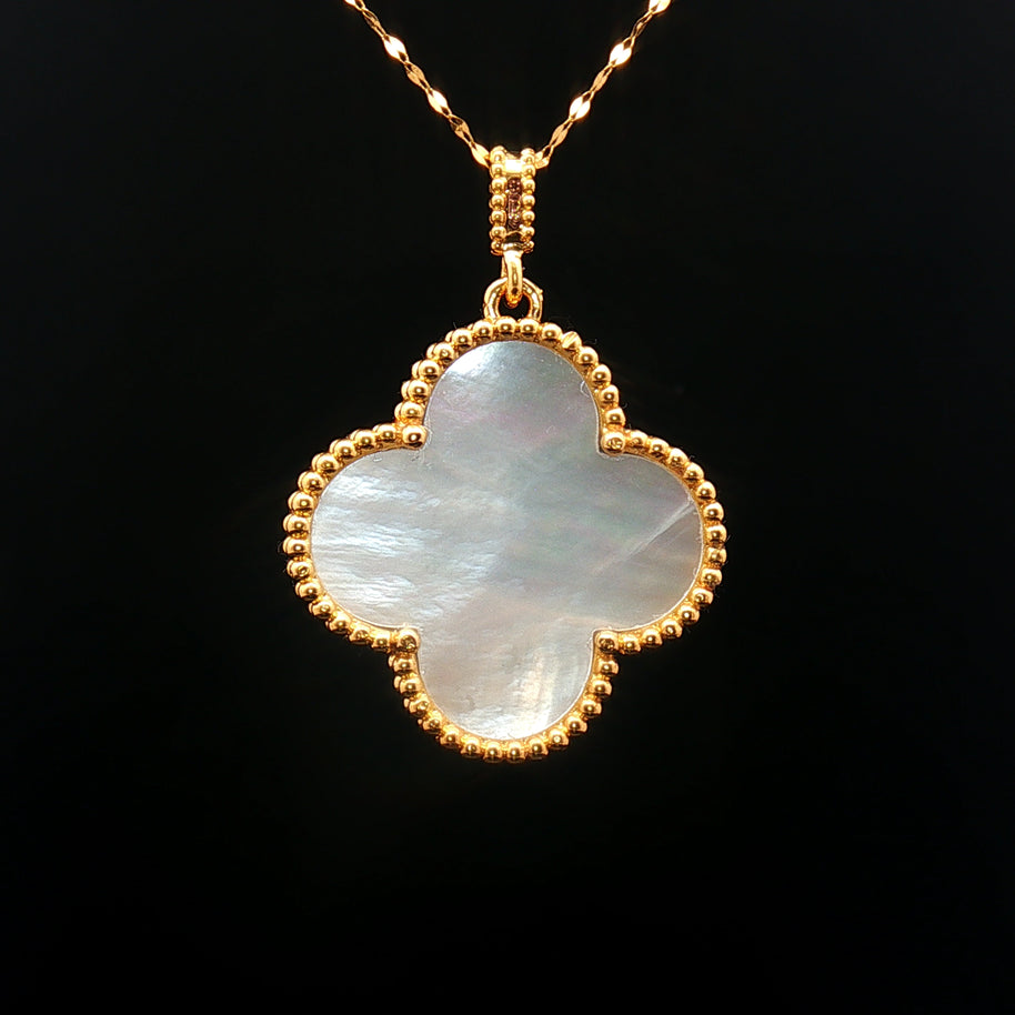 18k Yellow Gold Clover Pendant – 25mm Mother of Pearl with Elegant Beaded Frame