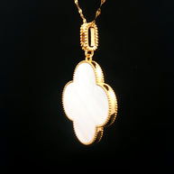 18k Yellow Gold Clover Pendant – 25mm Mother of Pearl Hollow Design