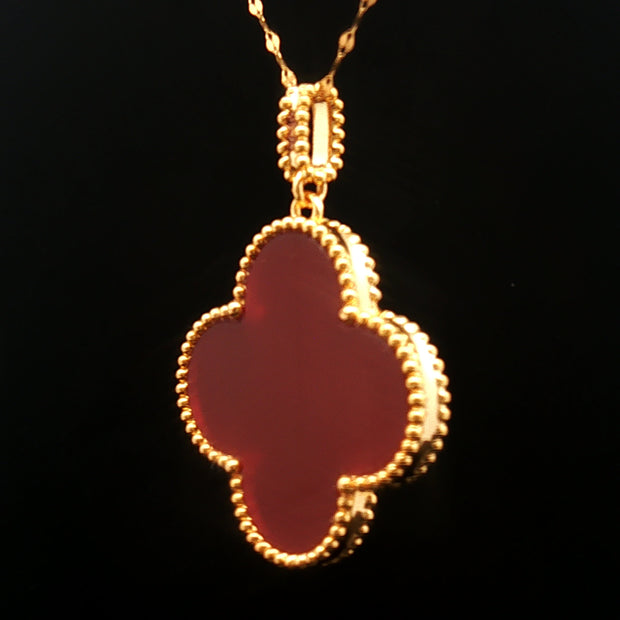 18k Yellow Gold Clover Pendant – 25mm Red Agate Hollow Design