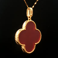 18k Yellow Gold Clover Pendant – 25mm Red Agate Hollow Design