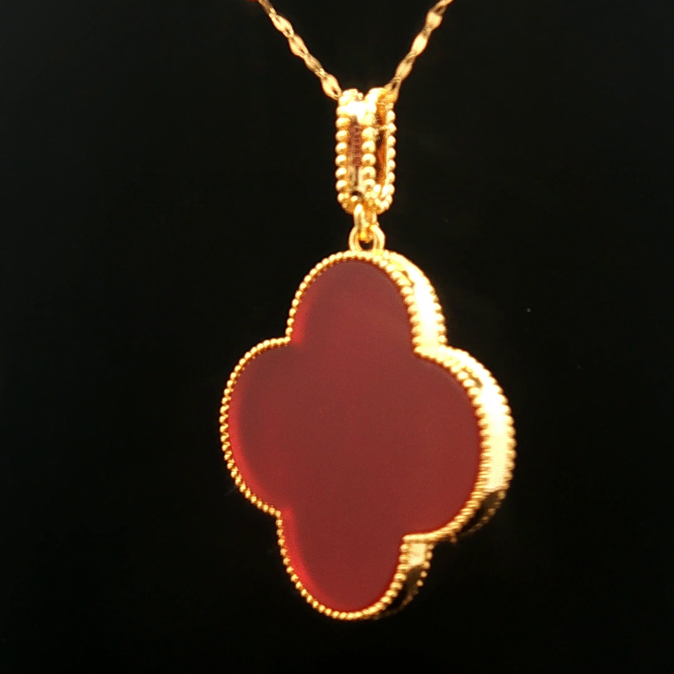 18k Yellow Gold Clover Pendant – 25mm Red Agate Hollow Charm (