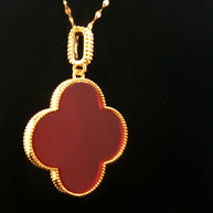 18k Yellow Gold Clover Pendant – 25mm Red Agate Hollow Charm (