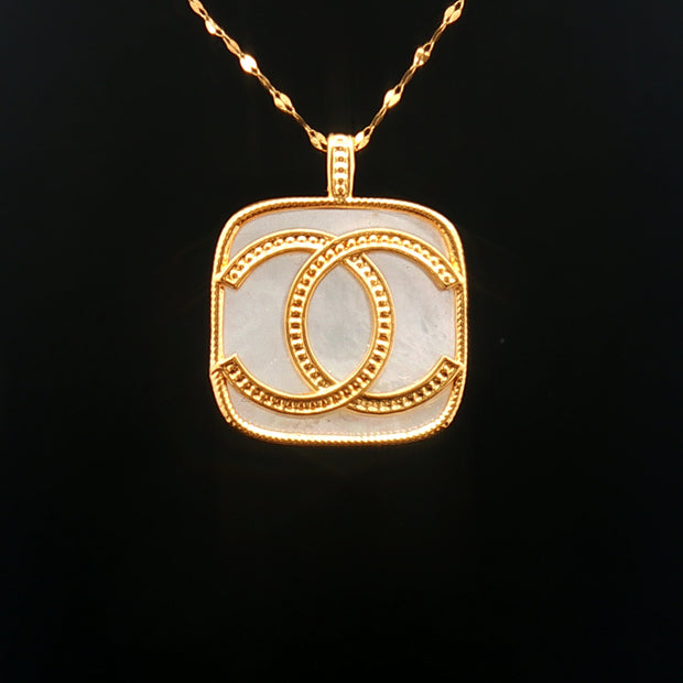 18k Yellow Gold Interlocking Motif Pendant – Square Mother of Pearl Hollow Charm