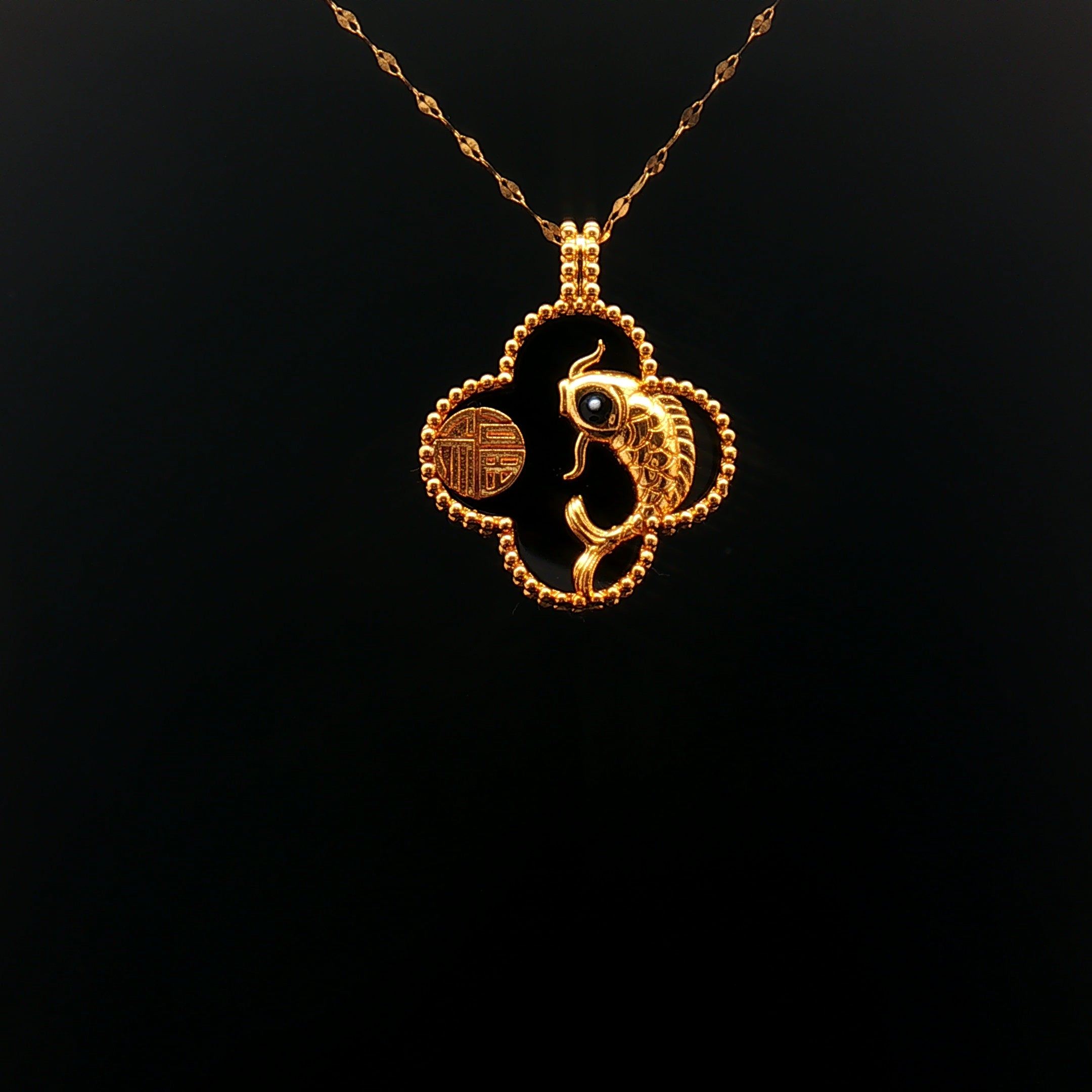 18k Yellow Gold Koi Fish Clover Pendant – 20mm Black Onyx Charm with Beaded Detailing