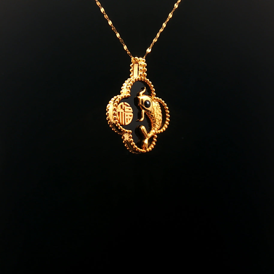 18k Yellow Gold Koi Fish Clover Pendant – 20mm Black Onyx Charm with Beaded Detailing