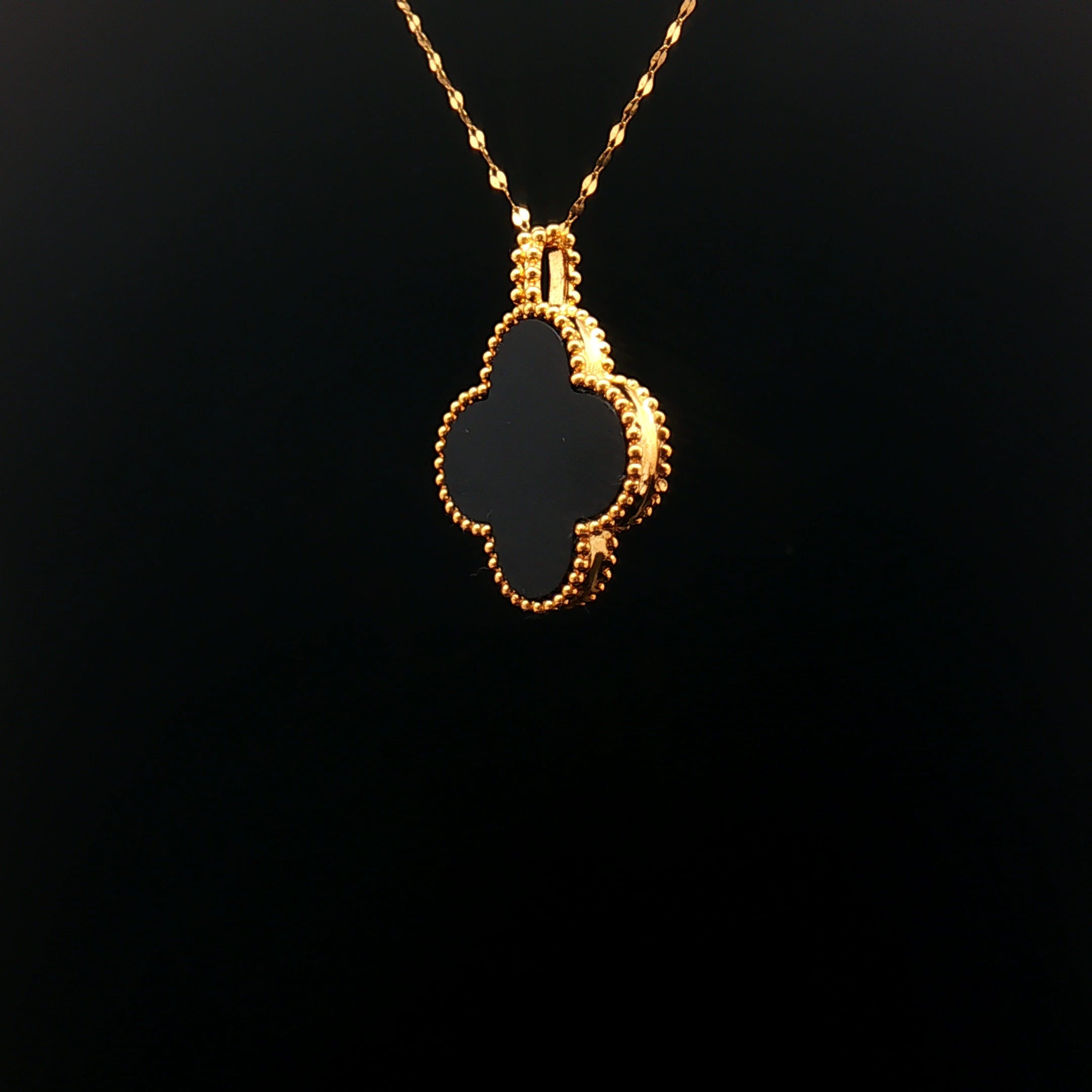 18k Yellow Gold Koi Fish Clover Pendant – 20mm Black Onyx Charm with Beaded Detailing